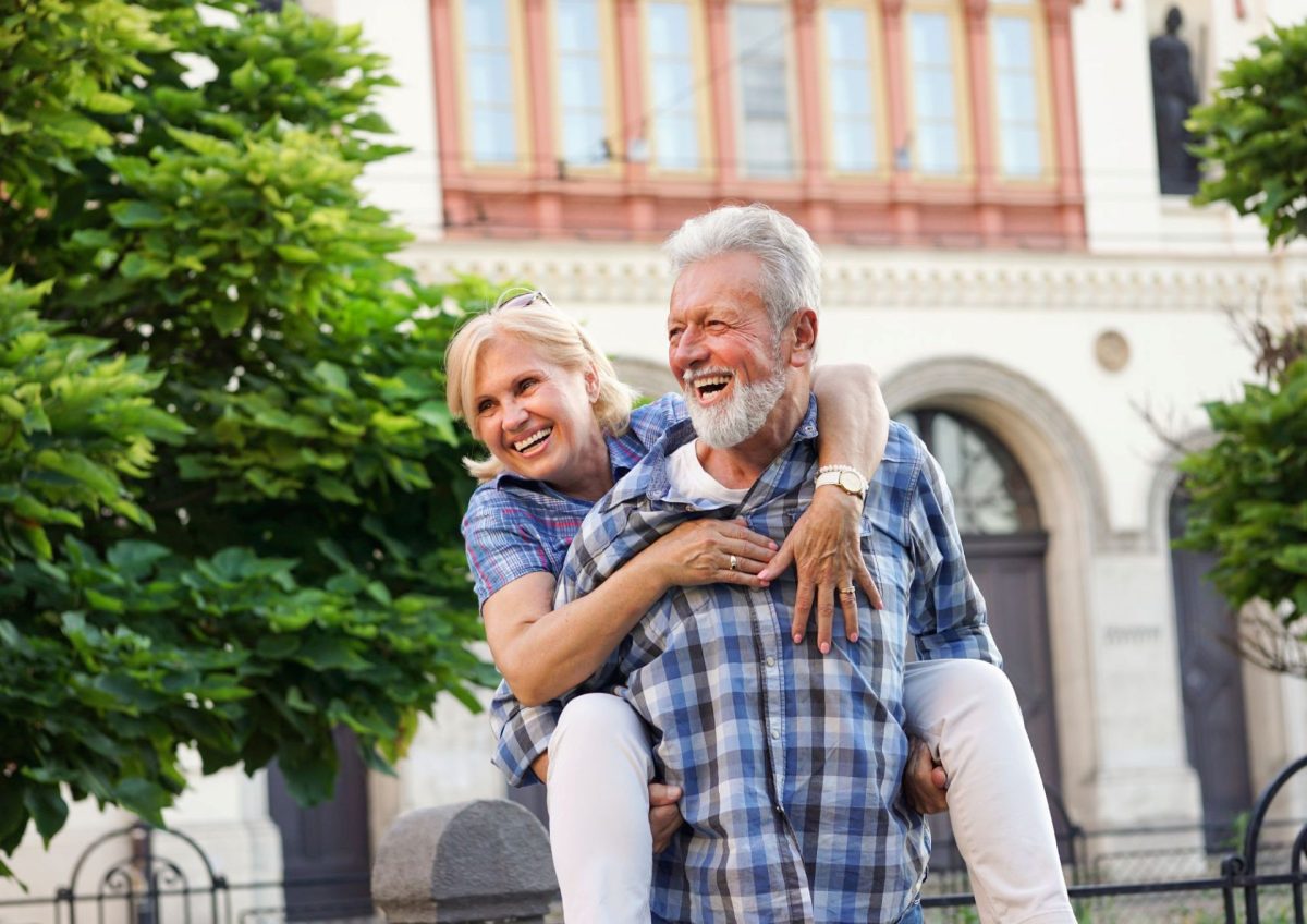 photo seniors heureux le rionet